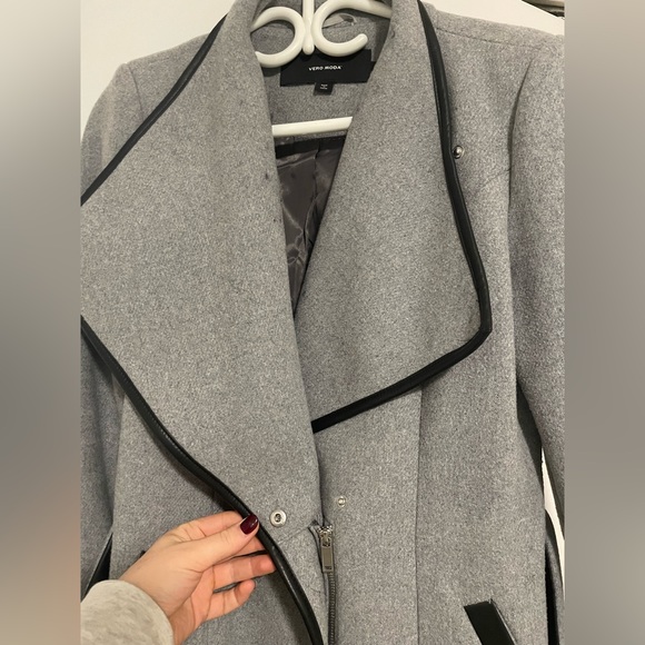 Vero Moda winter dress jacket! Warm, adorable and only very gently used - Picture 6 of 6